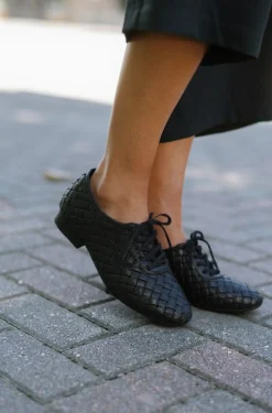 Kayla Weave Strap Flat Shoes - Black