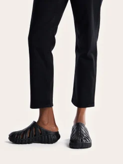 Tara Leaf Platform Clog - Black